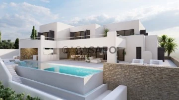 Villa 4 Bedrooms Triplex