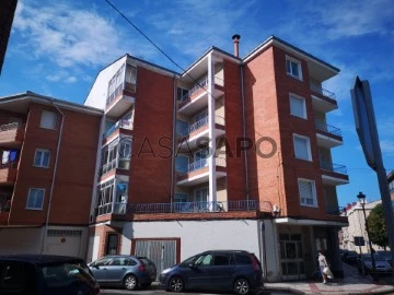 Flat 3 Bedrooms Triplex