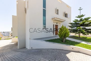 Detached House 4 Bedrooms