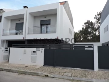 Semi-Detached House 4 Bedrooms