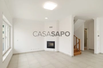 Semi-Detached House 4 Bedrooms Triplex