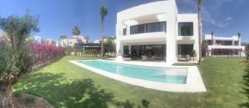 Villa 4 Bedrooms Triplex