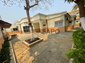 Single Level Home 5 Bedrooms +1