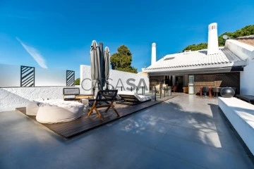 Refúgio na natureza. A incrível casa modular em Sintra que ficou