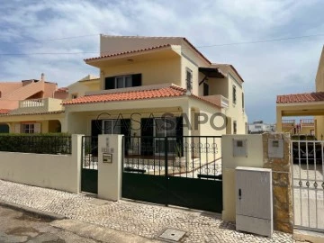 House 4 Bedrooms Triplex