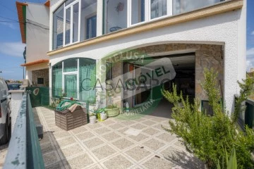 Semi-Detached House 4 Bedrooms