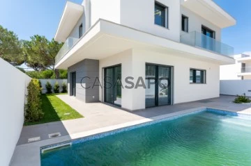 Detached House 4 Bedrooms Triplex