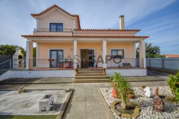 Detached House 4 Bedrooms