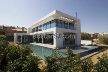 Detached House 4 Bedrooms