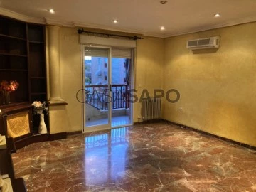 Piso 4 habitaciones + 2 hab. auxiliares