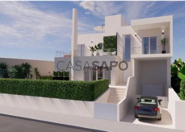 House 4 Bedrooms Triplex