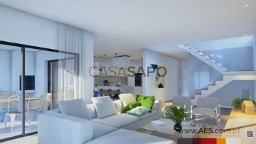 Casa Geminada T4 Duplex