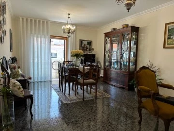 Apartment 2 Bedrooms Duplex