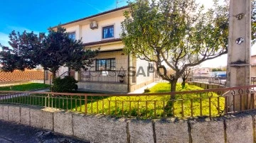 Detached House 4 Bedrooms Triplex