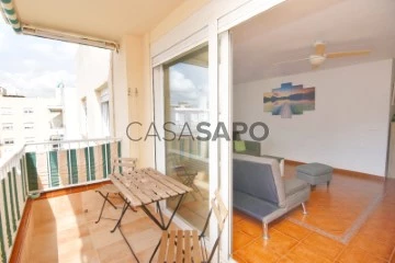 Flat 2 Bedrooms Triplex