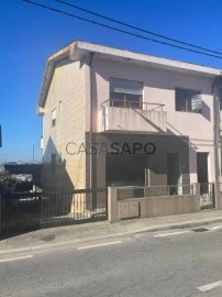 Casa com espaço comercial T3 Triplex