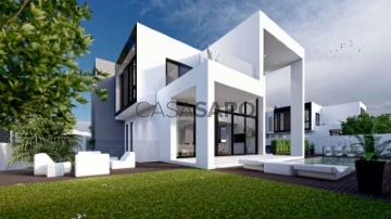 Villa 4 Bedrooms