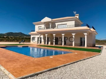 Villa 4 Bedrooms