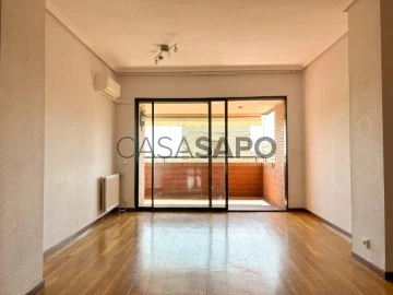 Piso 4 habitación + 1 hab. auxiliar