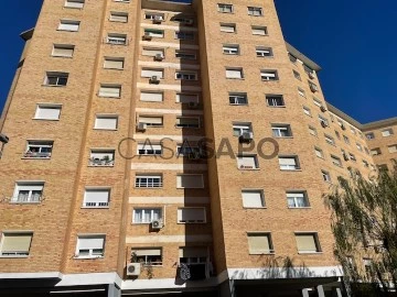 Piso 3 habitaciones + 4 hab. auxiliares