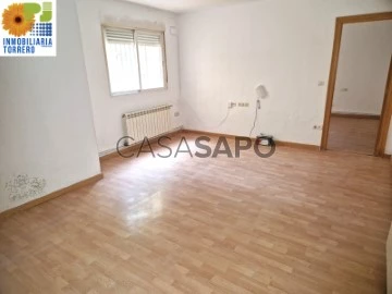 Piso 2 habitaciones + 3 hab. auxiliares