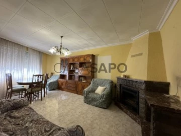 Semi-Detached House 3 Bedrooms