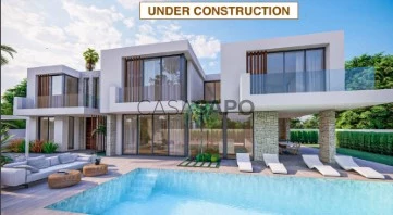 Villa 4 Bedrooms Triplex