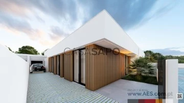 Semi-Detached House 4 Bedrooms