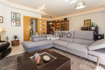 Semi-Detached House 4 Bedrooms