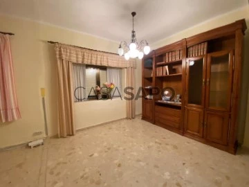 Flat 3 Bedrooms Triplex