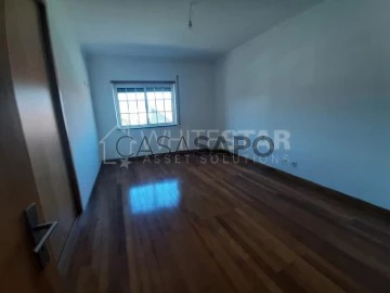 House 3 Bedrooms Triplex