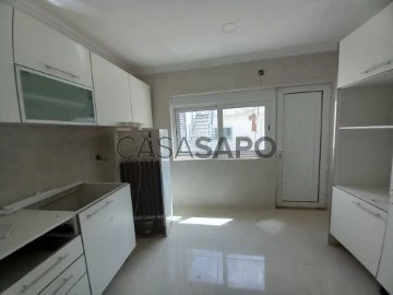 Semi-Detached House 3 Bedrooms