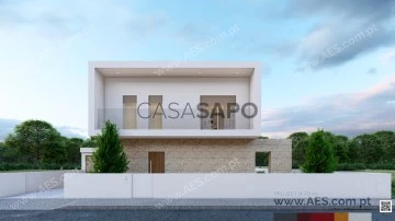 House 4 Bedrooms Duplex