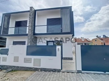 House 3 Bedrooms Duplex