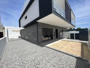 House 3 Bedrooms Duplex