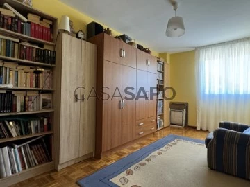 Piso 3 habitaciones + 4 hab. auxiliares