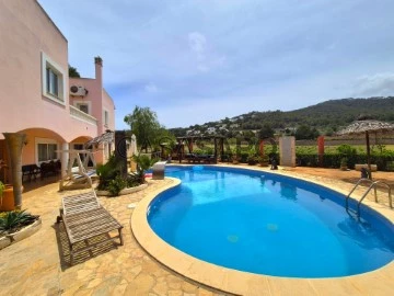 Villa 5 Bedrooms Triplex