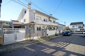 Semi-Detached House 5 Bedrooms Triplex