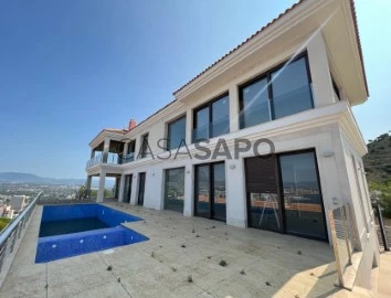 Villa 4 Bedrooms Triplex