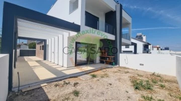 Moradia Geminada T3 Duplex