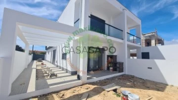 Semi-Detached House 4 Bedrooms Duplex