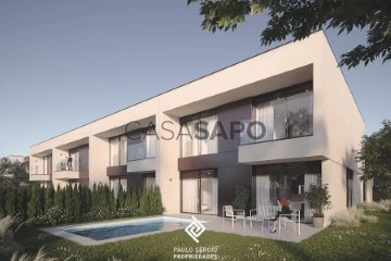 Casa Geminada T4 Duplex