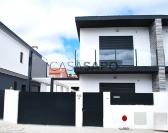 Semi-Detached House 3 Bedrooms