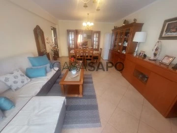 Apartment 2 Bedrooms Triplex