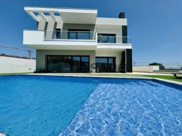 House 4 Bedrooms Duplex