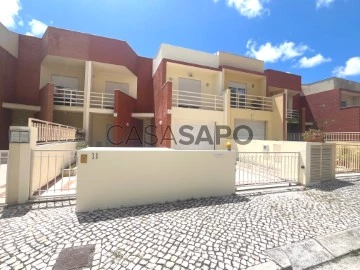 Semi-Detached House 4 Bedrooms Triplex