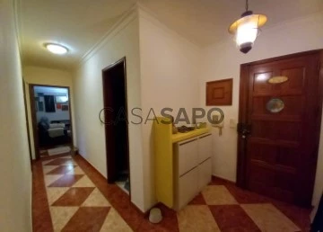 Roupeiro com 3 portas e muita arrumação interior Rio de Mouro • OLX Portugal