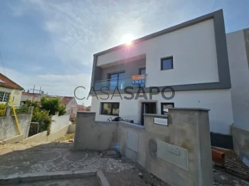 House 4 Bedrooms Triplex