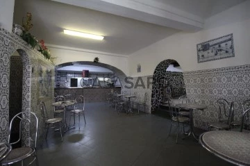 Bar / Restaurant 2 Bedrooms +2