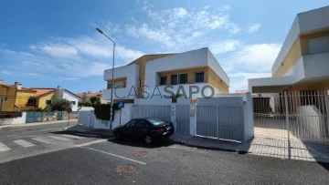 Semi-Detached House 3 Bedrooms